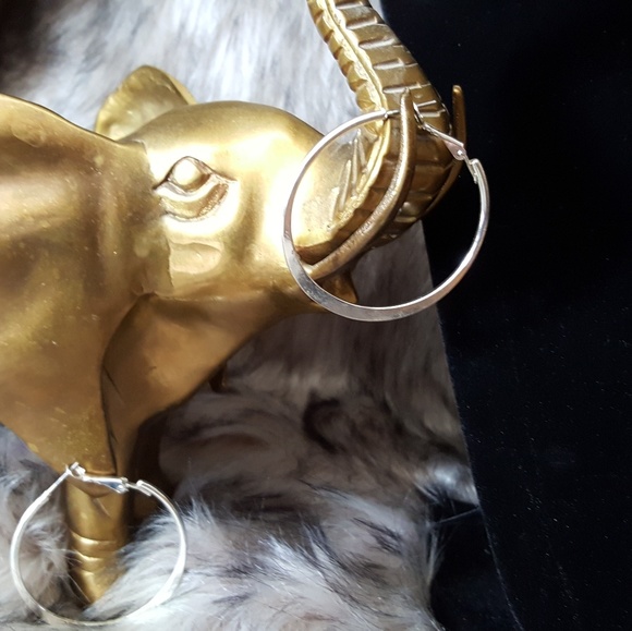 Earings - Picture 4 of 4